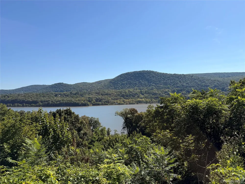 66 Ondaora Parkway #6 Highland Falls, NY 10928
