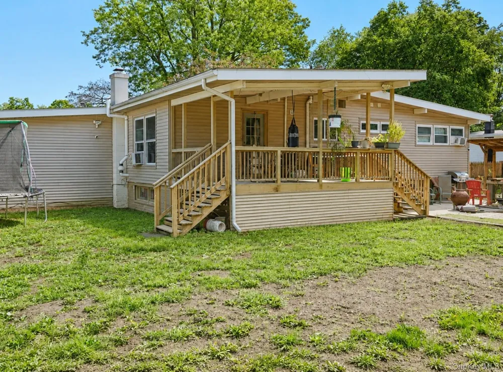 16 Exeter Road Poughkeepsie, NY 12603