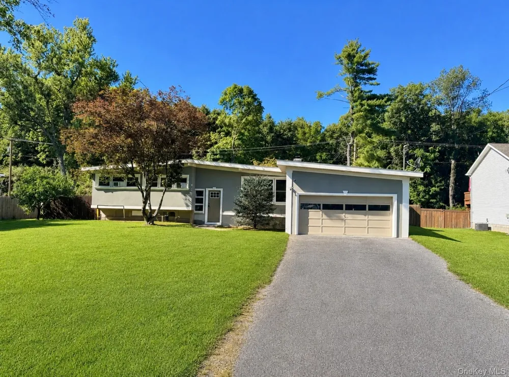 16 Exeter Road Poughkeepsie, NY 12603