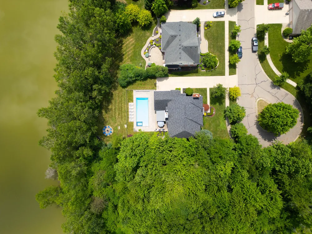 613 Aylesbury Court Canton, MI 48187