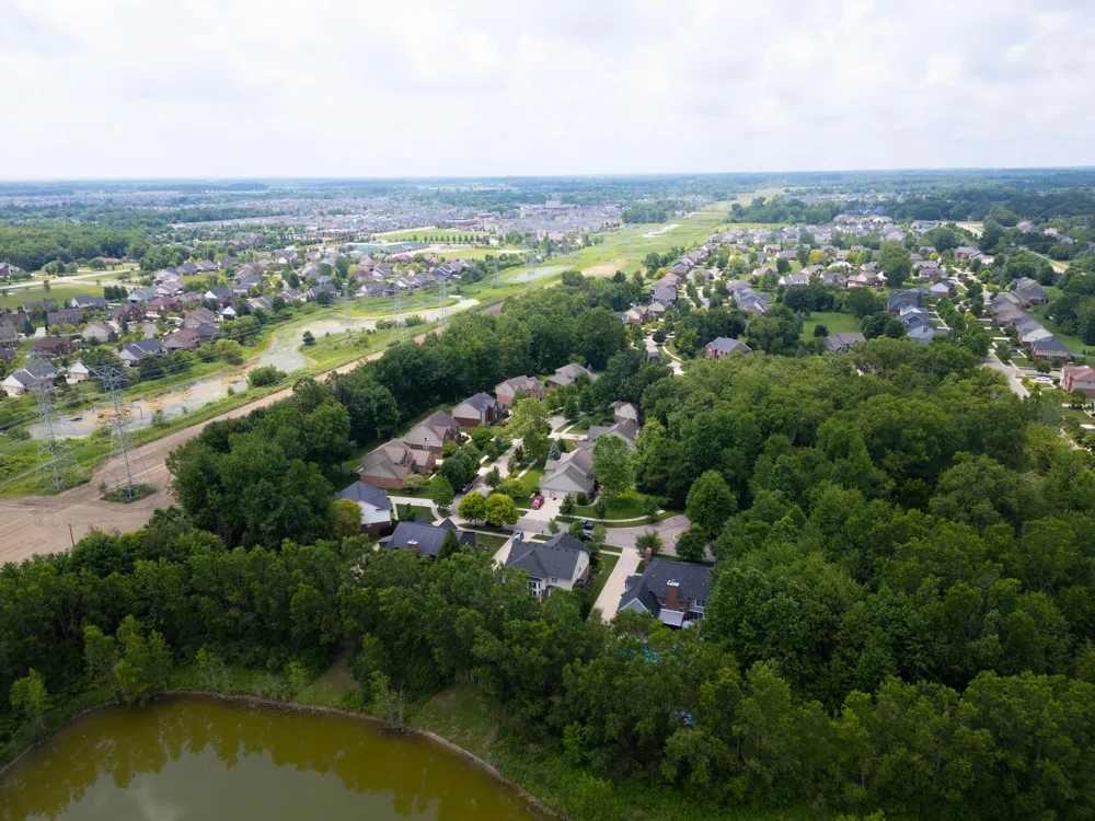 613 Aylesbury Court Canton, MI 48187