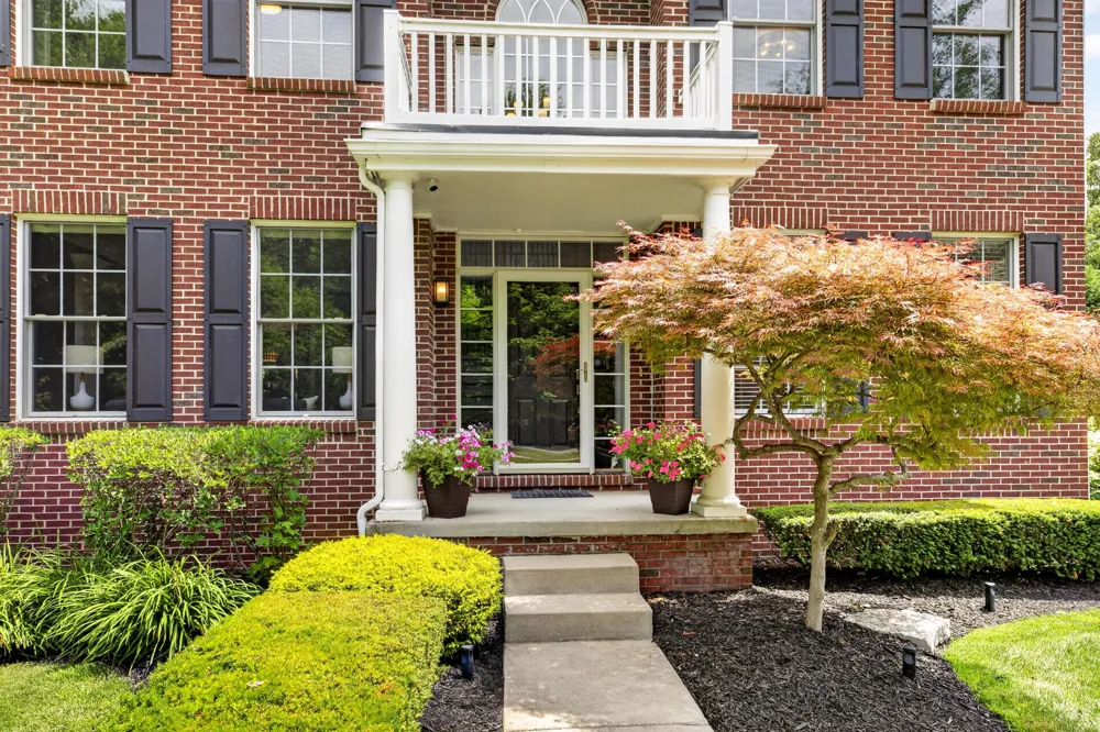 613 Aylesbury Court Canton, MI 48187