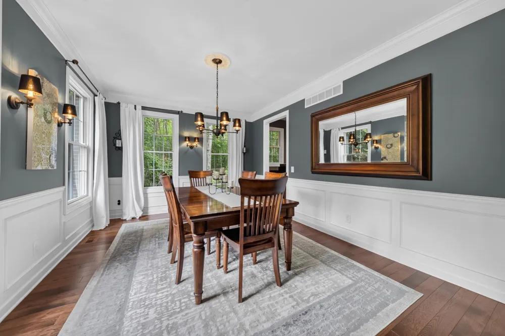 613 Aylesbury Court Canton, MI 48187