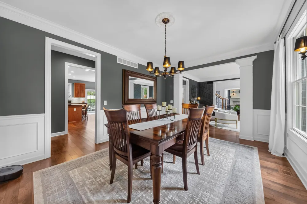 613 Aylesbury Court Canton, MI 48187