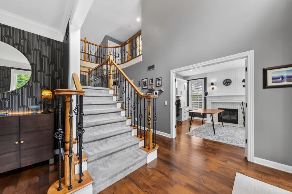 613 Aylesbury Court Canton, MI 48187