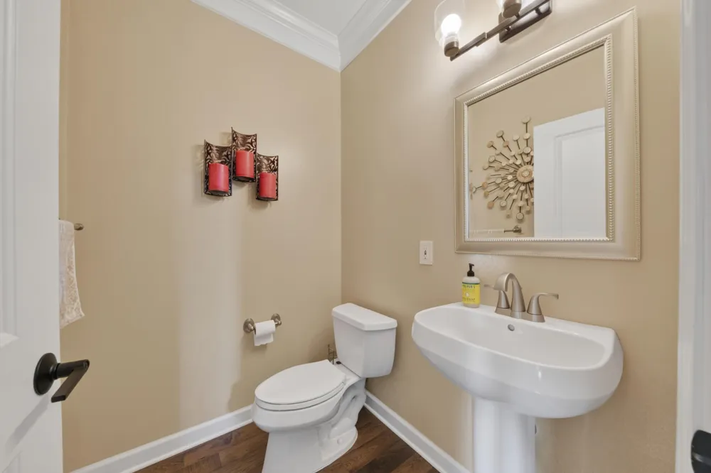 613 Aylesbury Court Canton, MI 48187