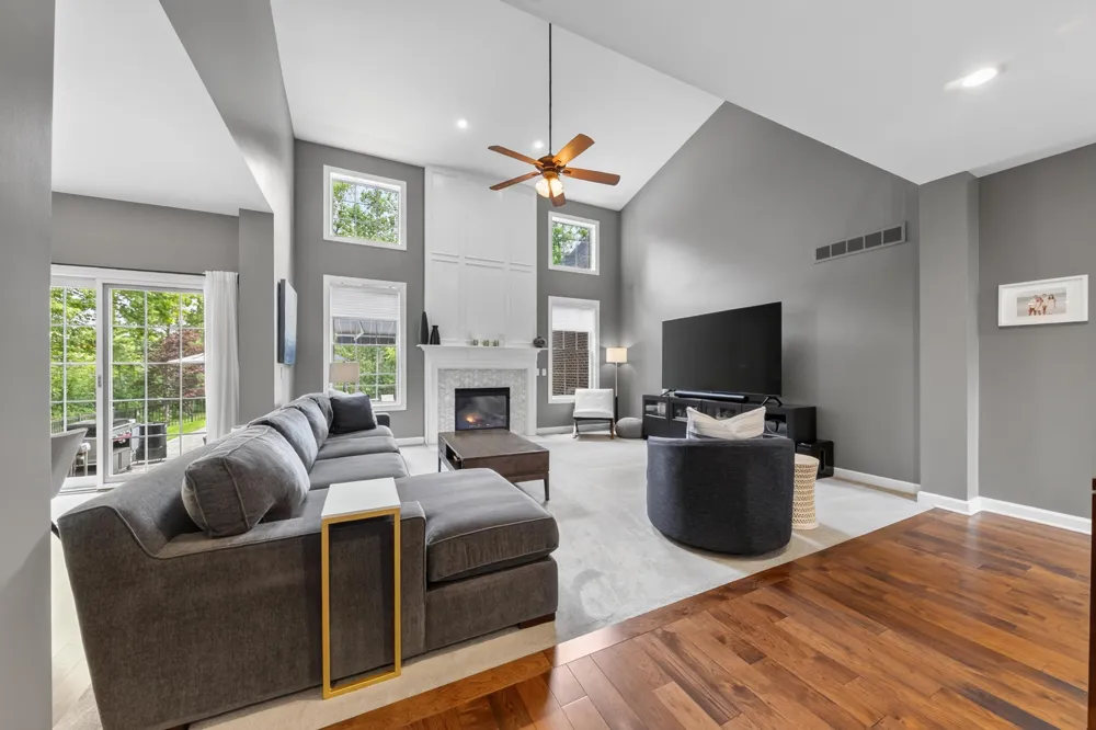 613 Aylesbury Court Canton, MI 48187