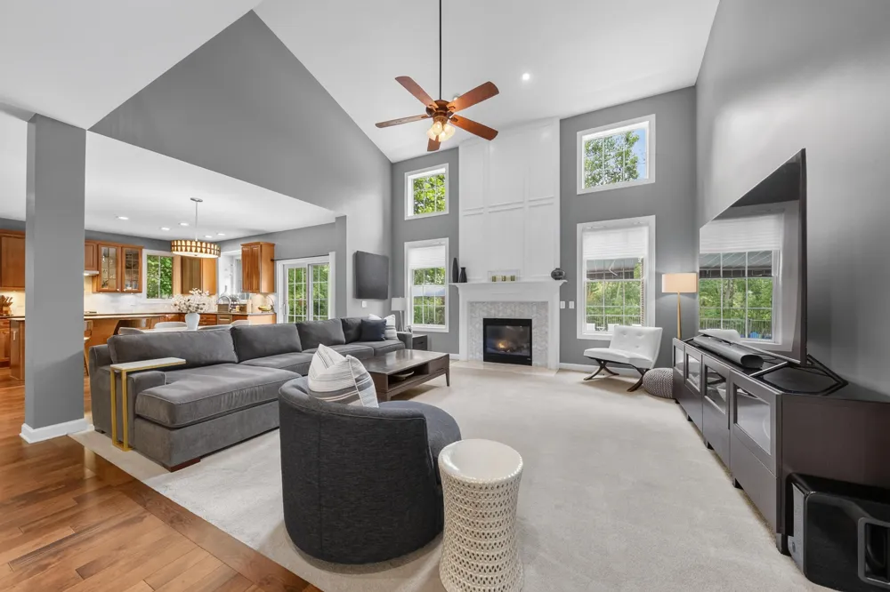 613 Aylesbury Court Canton, MI 48187
