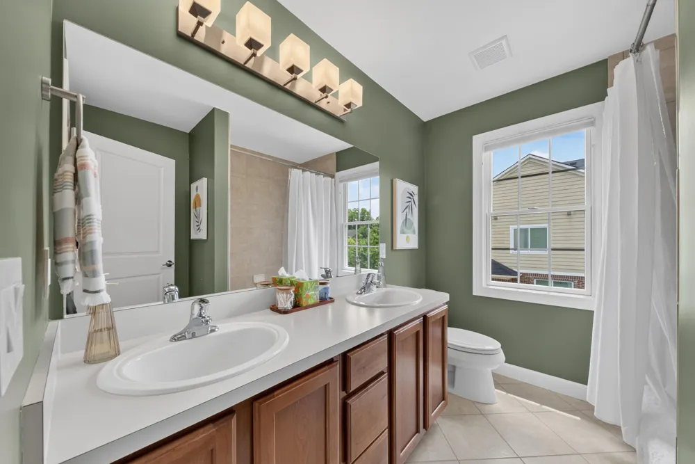 613 Aylesbury Court Canton, MI 48187