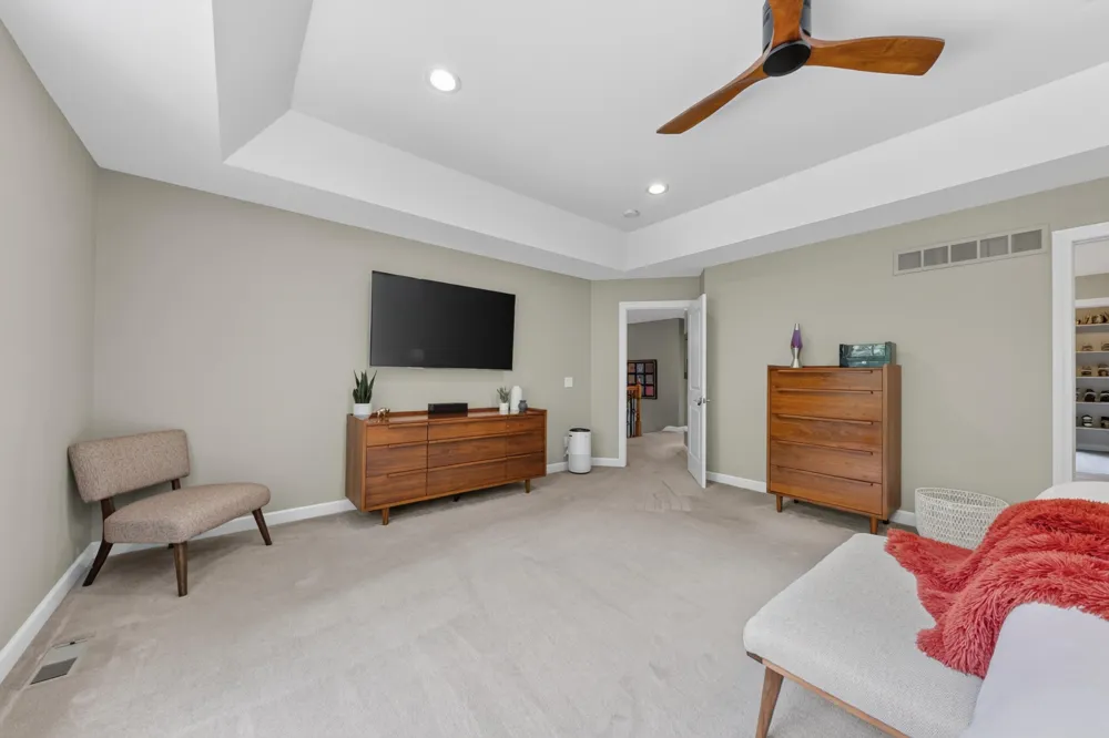 613 Aylesbury Court Canton, MI 48187