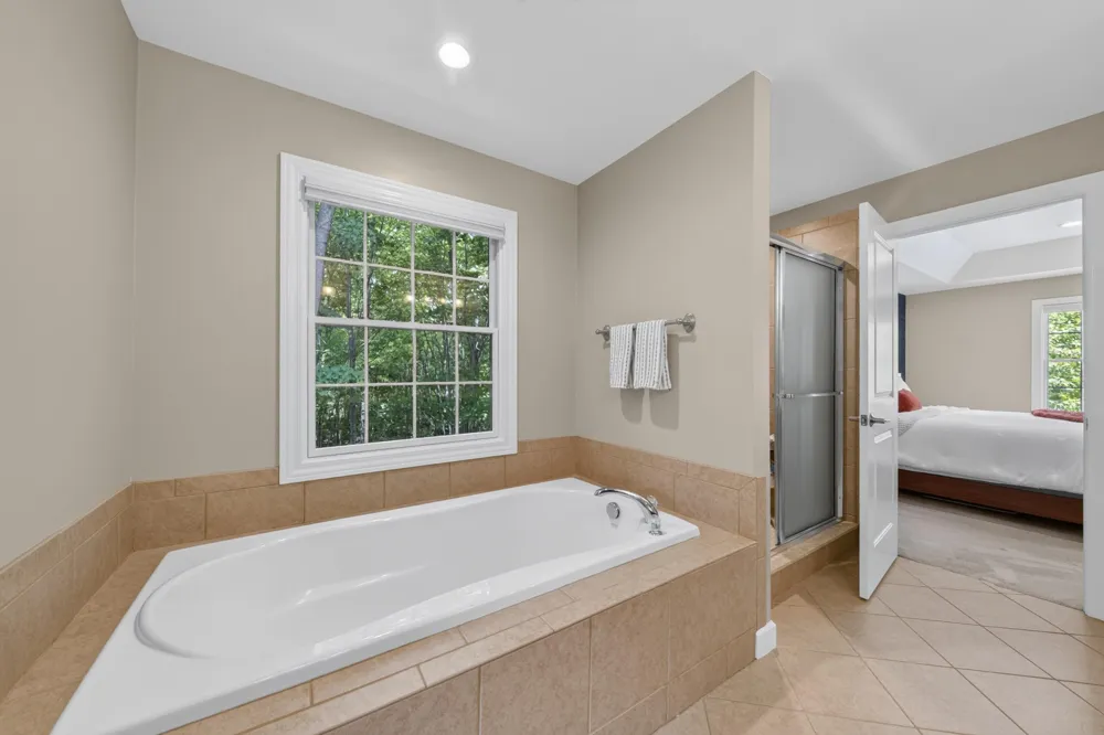 613 Aylesbury Court Canton, MI 48187