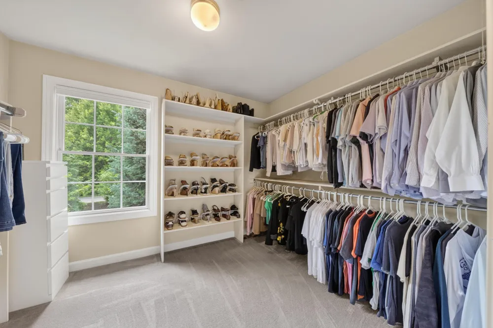 613 Aylesbury Court Canton, MI 48187