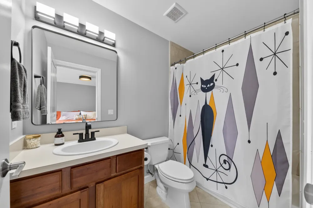613 Aylesbury Court Canton, MI 48187