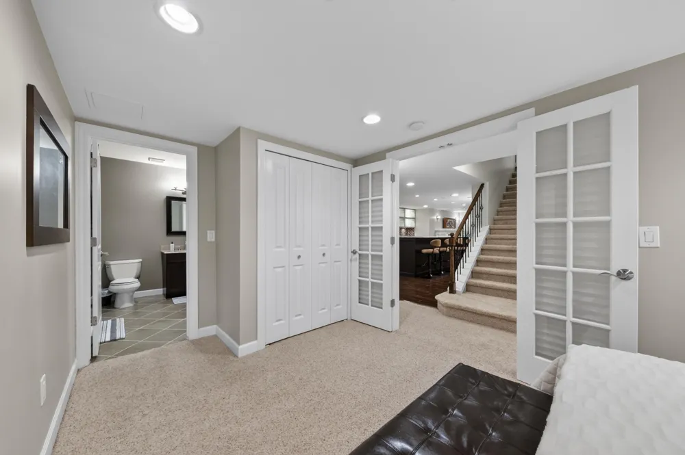 613 Aylesbury Court Canton, MI 48187