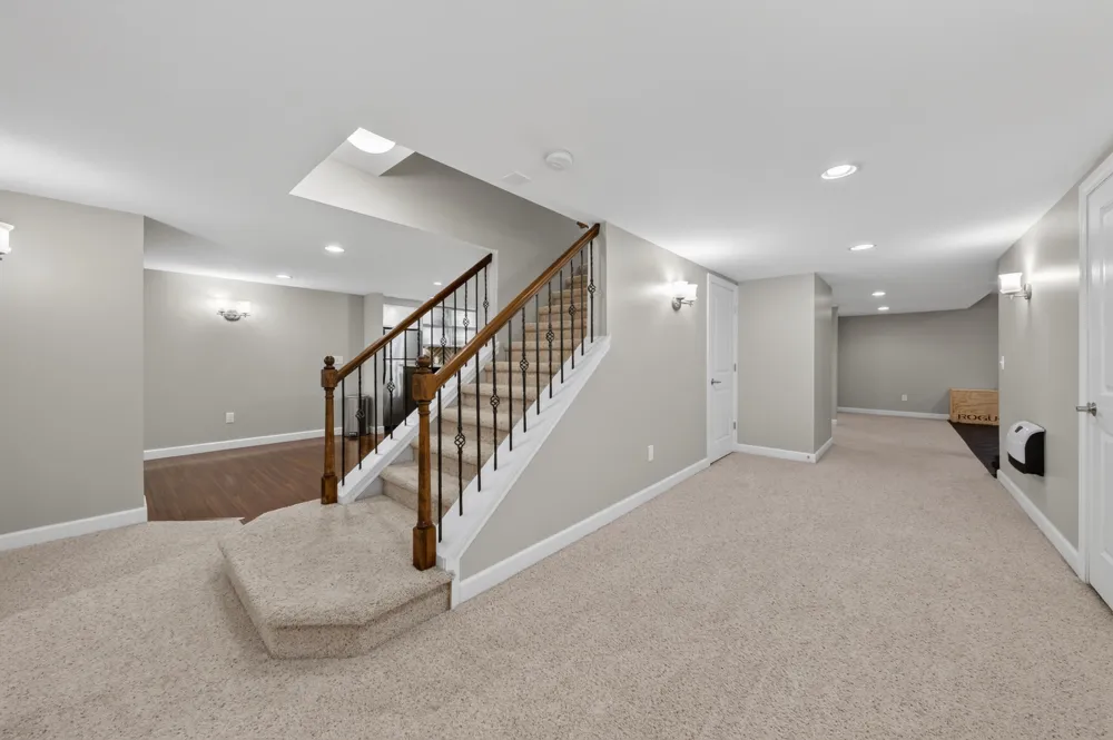 613 Aylesbury Court Canton, MI 48187
