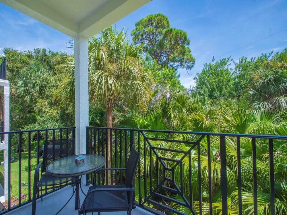 1640 42nd Square #103 Vero Beach, FL 32960