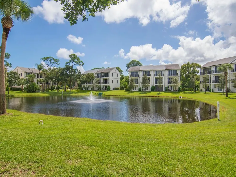 1640 42nd Square #103 Vero Beach, FL 32960