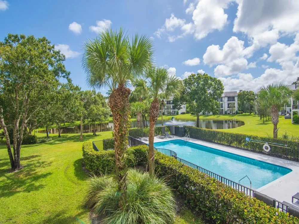 1640 42nd Square #103 Vero Beach, FL 32960