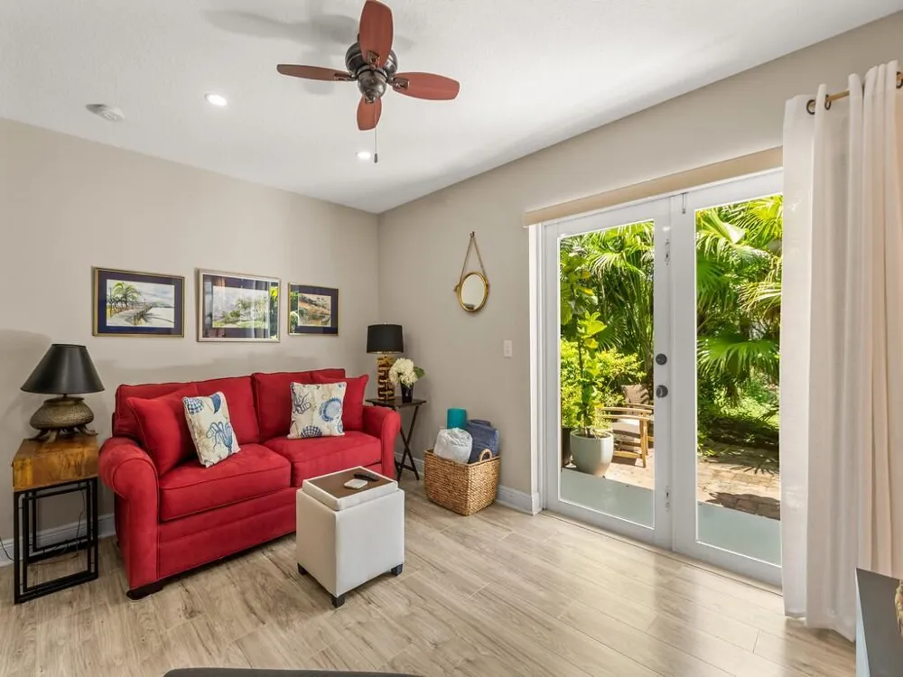 1640 42nd Square #103 Vero Beach, FL 32960