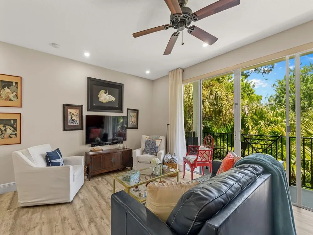 1640 42nd Square #103 Vero Beach, FL 32960