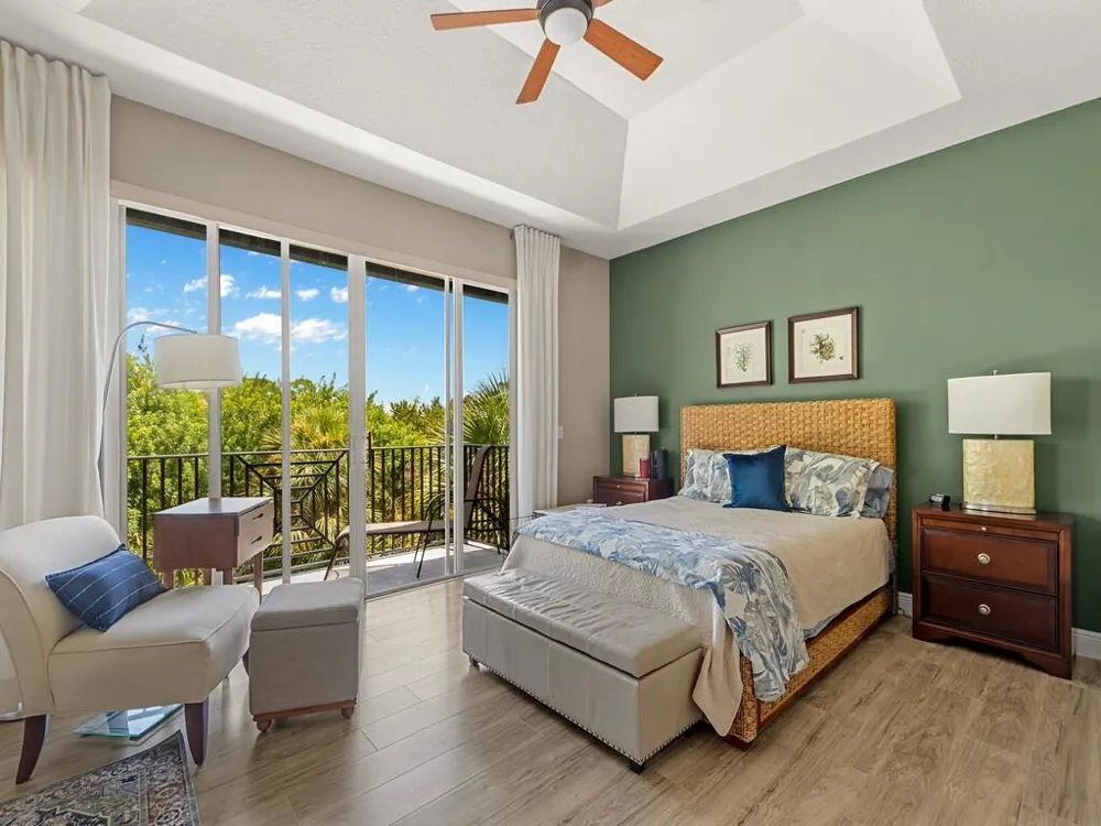 1640 42nd Square #103 Vero Beach, FL 32960