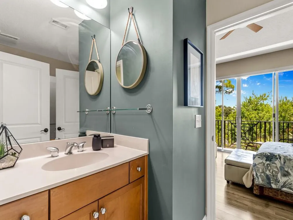 1640 42nd Square #103 Vero Beach, FL 32960
