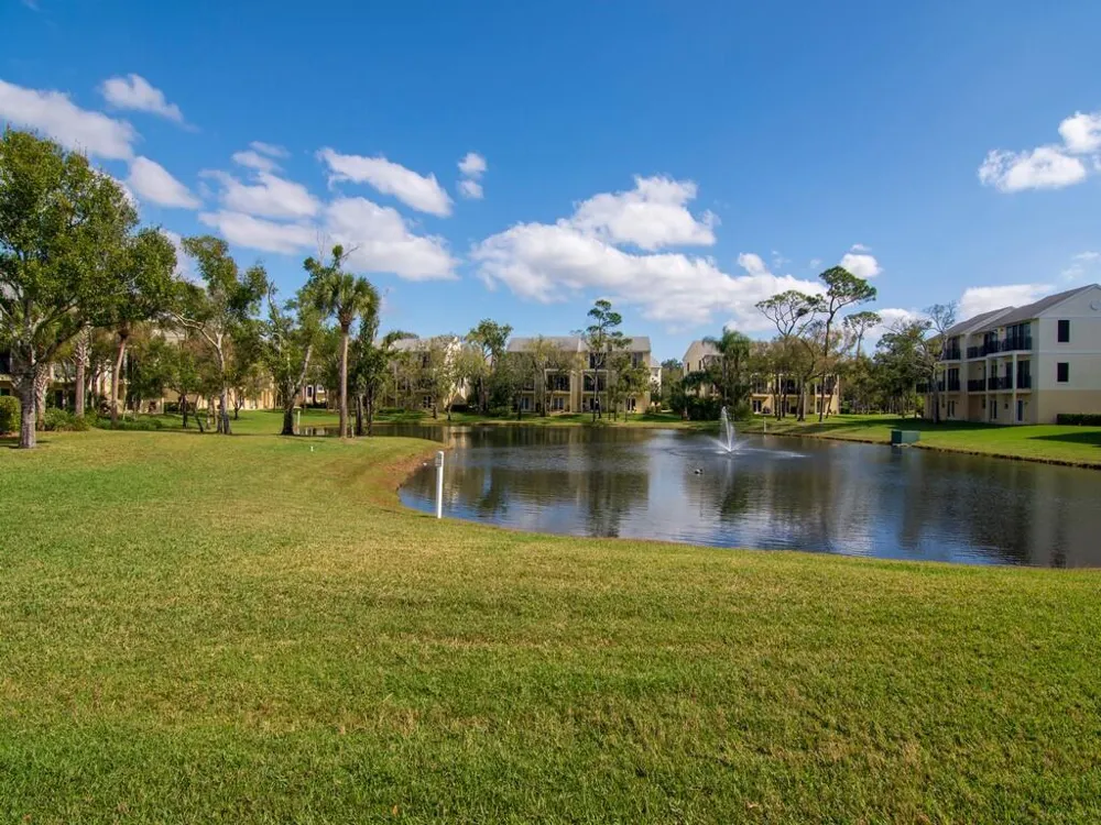 1640 42nd Square #103 Vero Beach, FL 32960