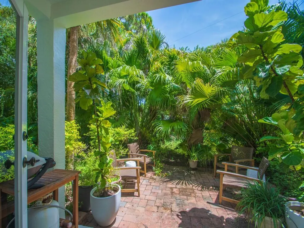 1640 42nd Square #103 Vero Beach, FL 32960
