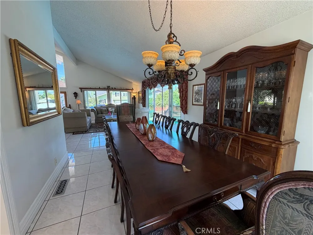 5772 Trinette Garden Grove, CA 92845
