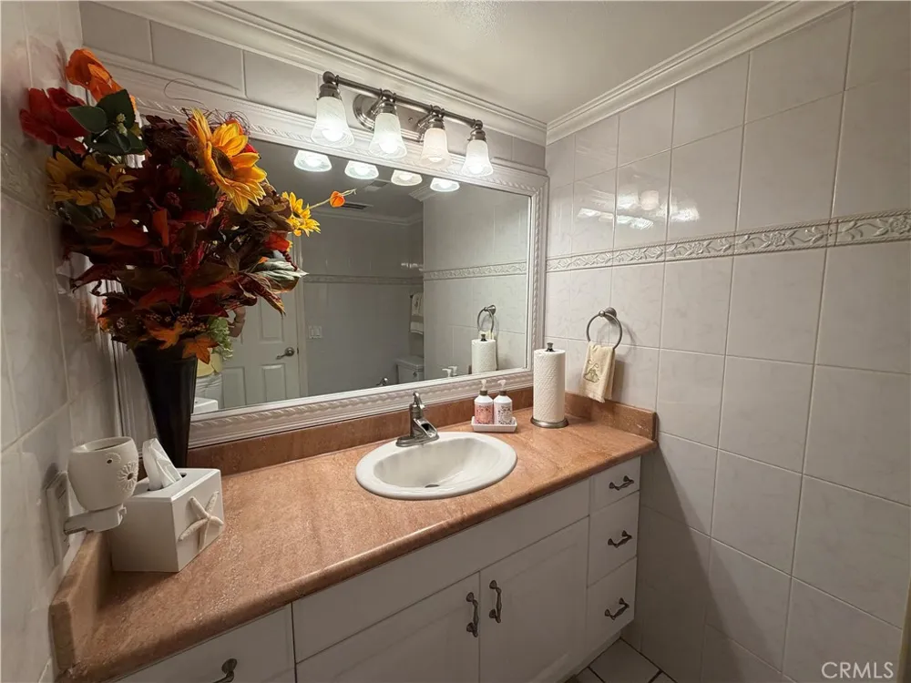 5772 Trinette Garden Grove, CA 92845