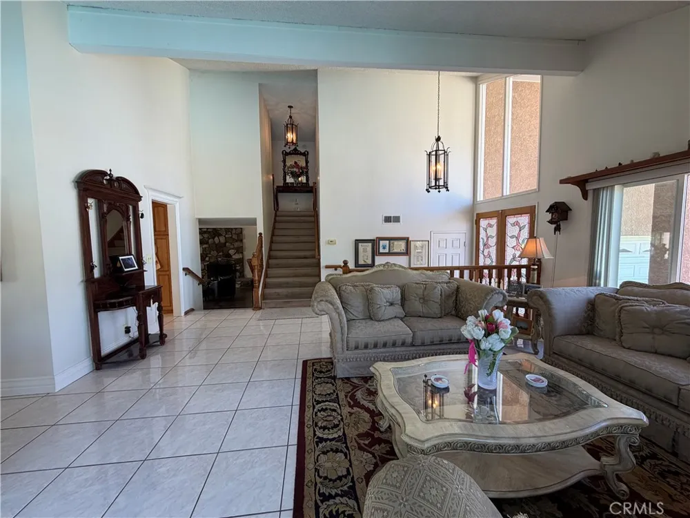 5772 Trinette Garden Grove, CA 92845