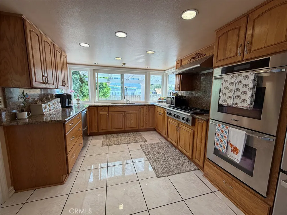 5772 Trinette Garden Grove, CA 92845