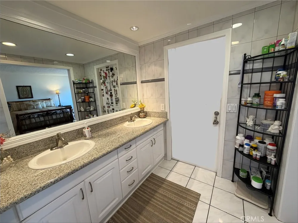 5772 Trinette Garden Grove, CA 92845