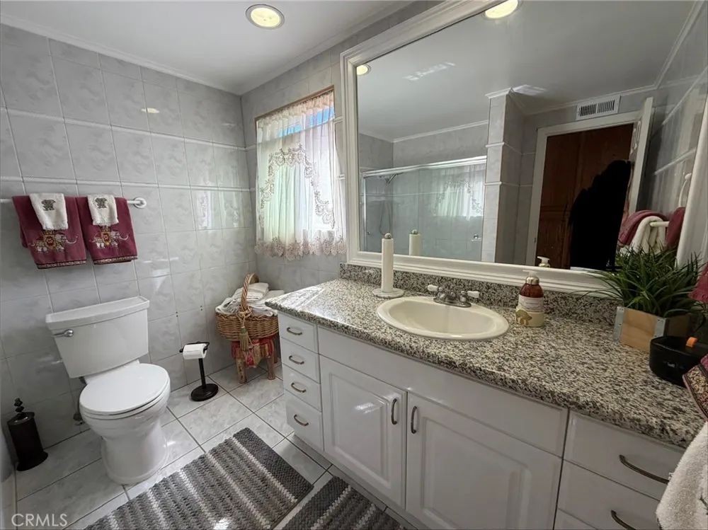 5772 Trinette Garden Grove, CA 92845
