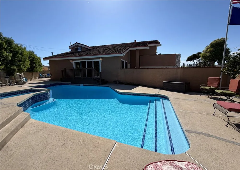 5772 Trinette Garden Grove, CA 92845