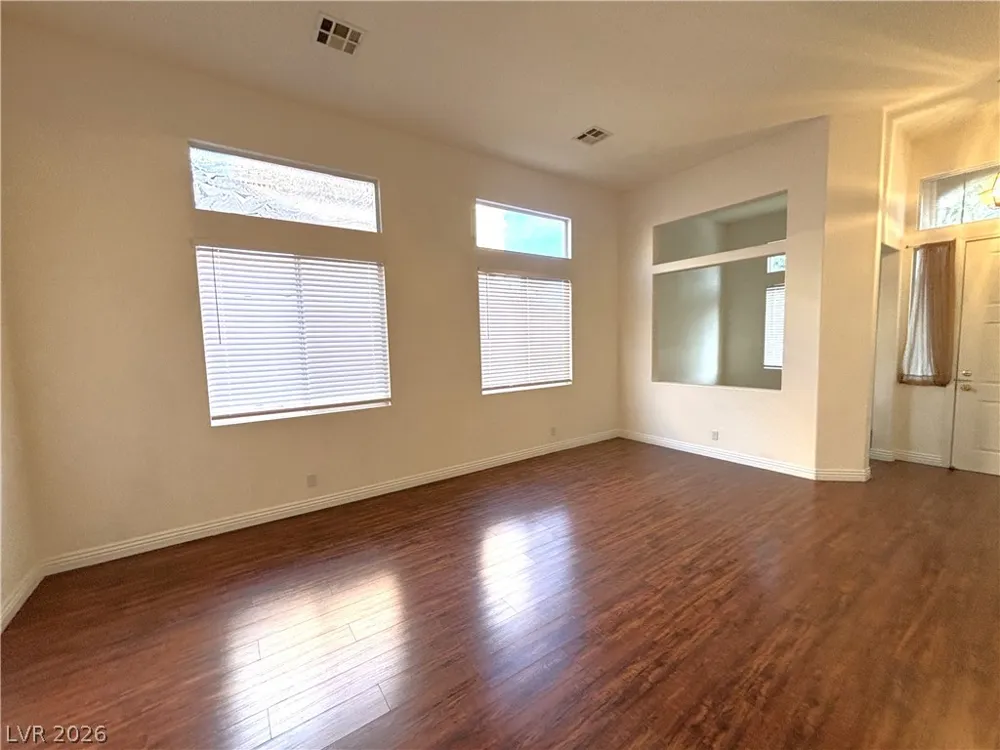 9854 Ridge Hill Avenue Las Vegas, NV 89147