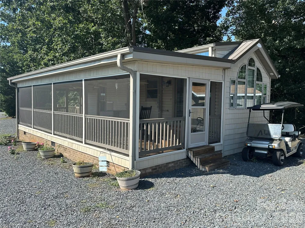 160 Grand View Drive New London, NC 28127