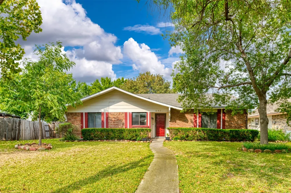 2937 Carnaby Lane Garland, TX 75044