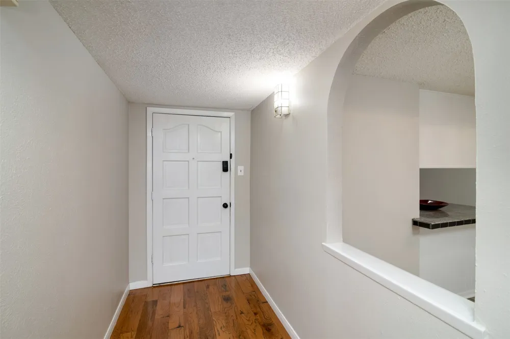 2937 Carnaby Lane Garland, TX 75044