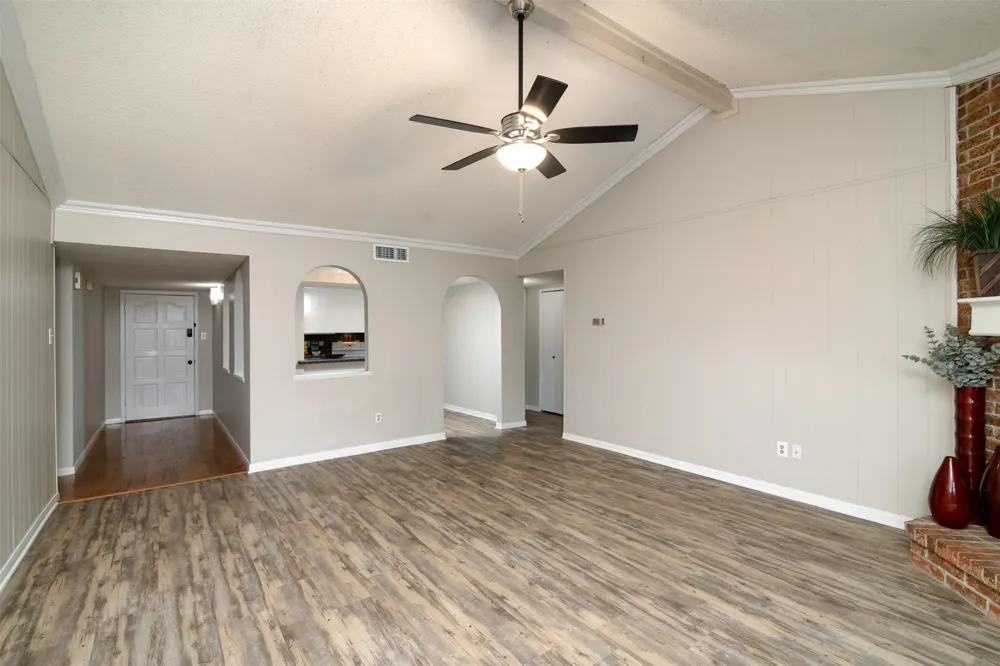 2937 Carnaby Lane Garland, TX 75044