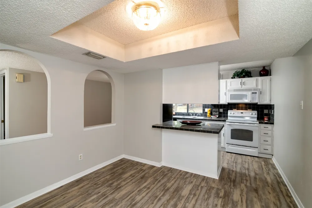 2937 Carnaby Lane Garland, TX 75044