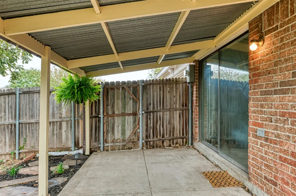 2937 Carnaby Lane Garland, TX 75044