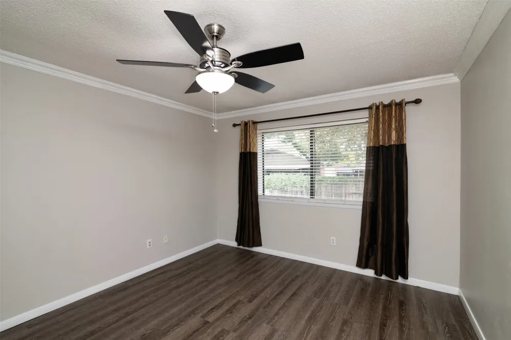 2937 Carnaby Lane Garland, TX 75044