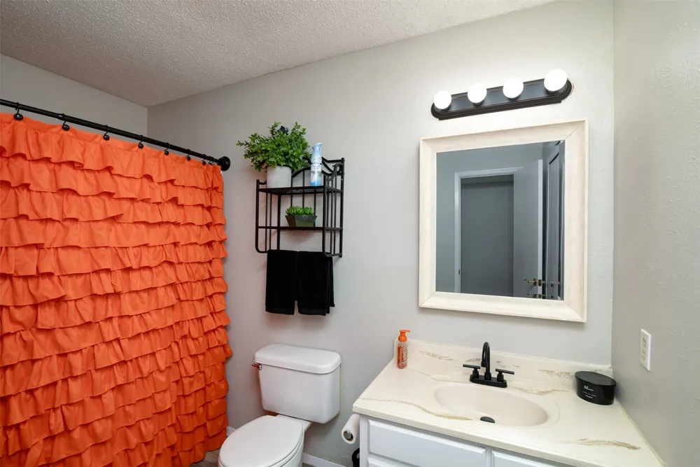 2937 Carnaby Lane Garland, TX 75044