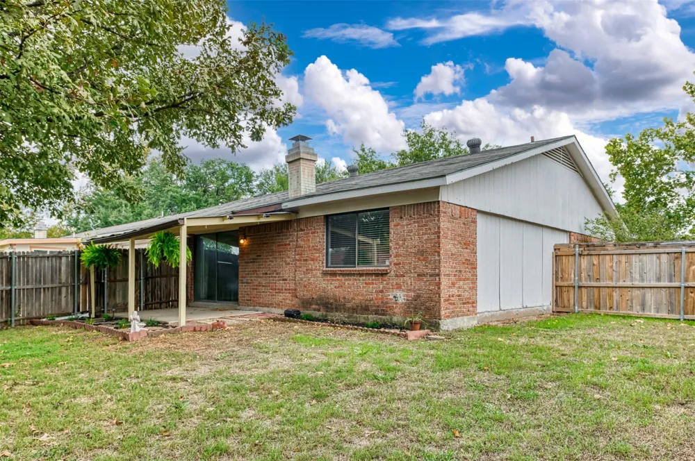 2937 Carnaby Lane Garland, TX 75044