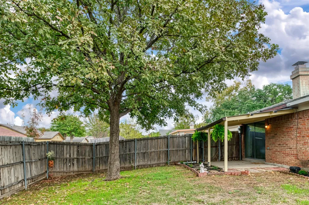 2937 Carnaby Lane Garland, TX 75044
