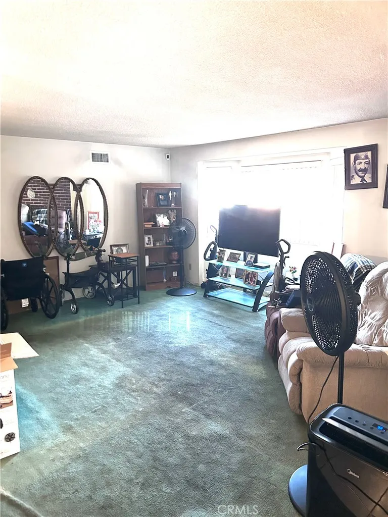 15403 Los Robles Hacienda Heights, CA 91745