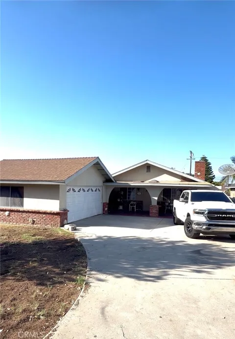 15403 Los Robles