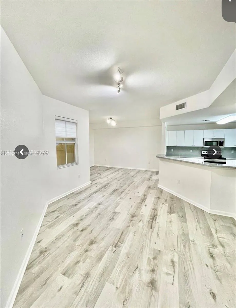 10902 NW 83 St #219 Doral, FL 33178