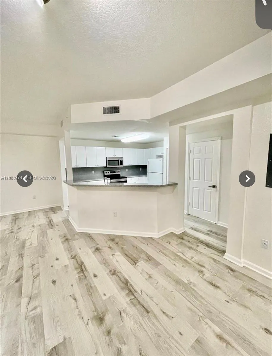 10902 NW 83 St #219 Doral, FL 33178